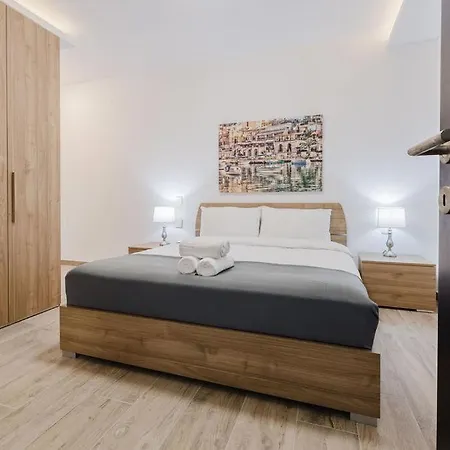Seabreeze Flat 3 By Homely Malta! *