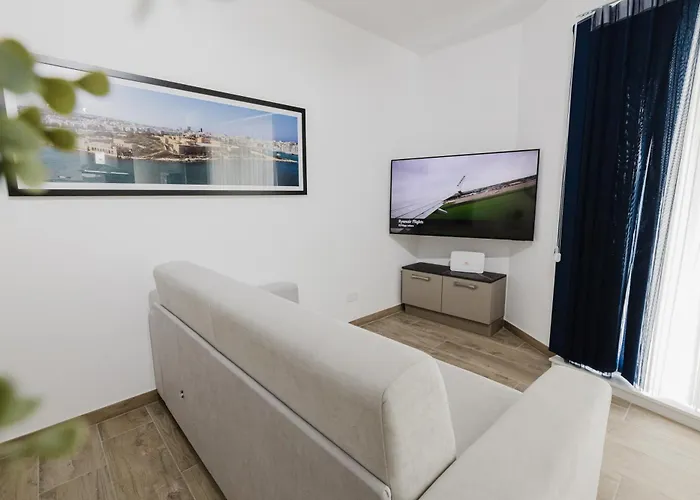 Seabreeze Flat 3 By Homely Malta! *