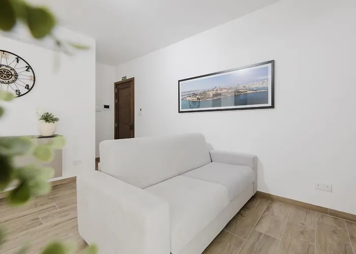 Διαμέρισμα Seabreeze Flat 3 By Homely Malta! Σεντ Πόλς Μπέι